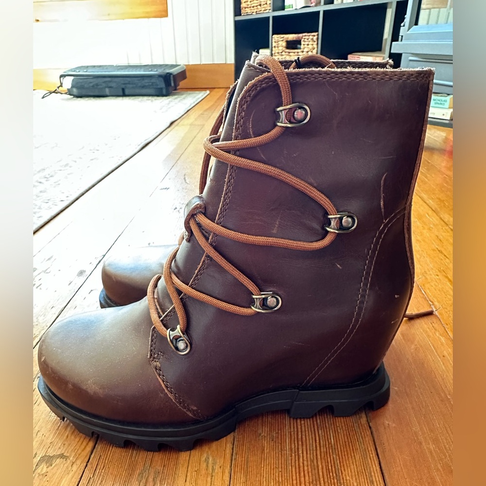 NWT Sorel Joan of arc Tan Leather Wedge Boots - Picture 15 of 16